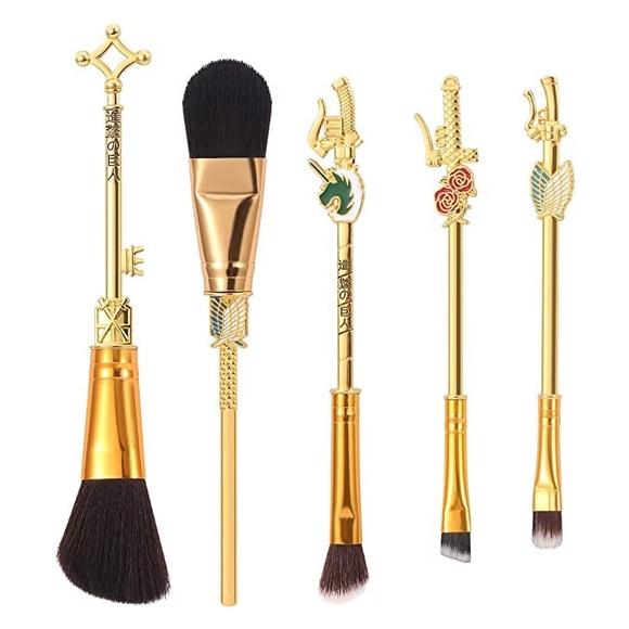 Attack on Titan Gold 5 Piece Makeup Brush Set with Bag - Picture 2 of 16